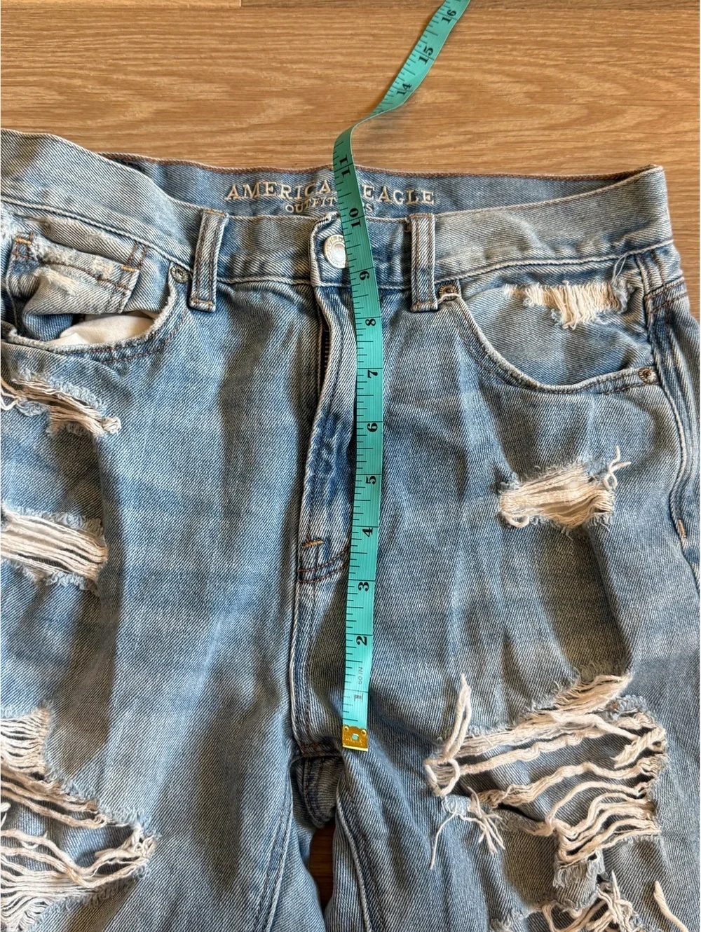 American Eagle Light Wash Distressed Skinny Jeans